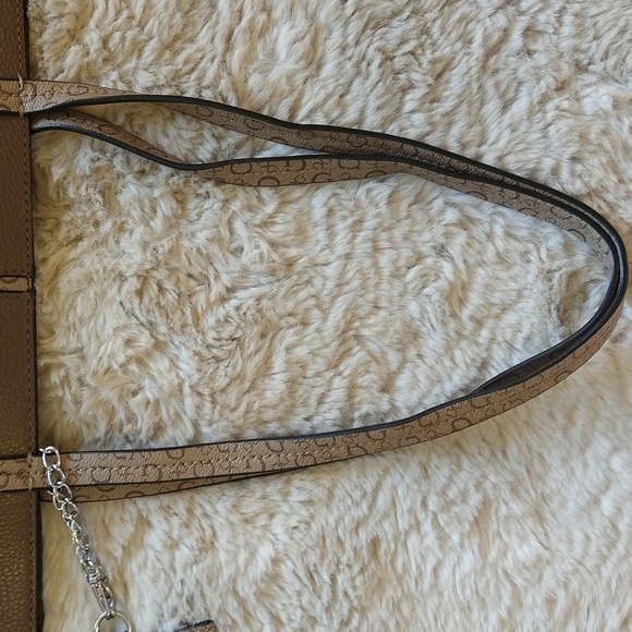 Guess tote/shoulder bag and credit card holder. - Picture 13 of 16